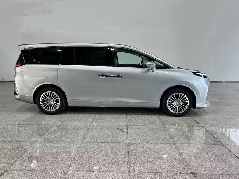 BAIC Arcfox Wendao V9, 2026 — фото 8 из 12