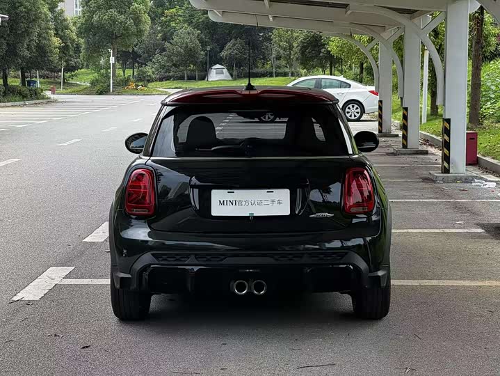 Mini Mini JCW, 2022 — фото 4 из 9
