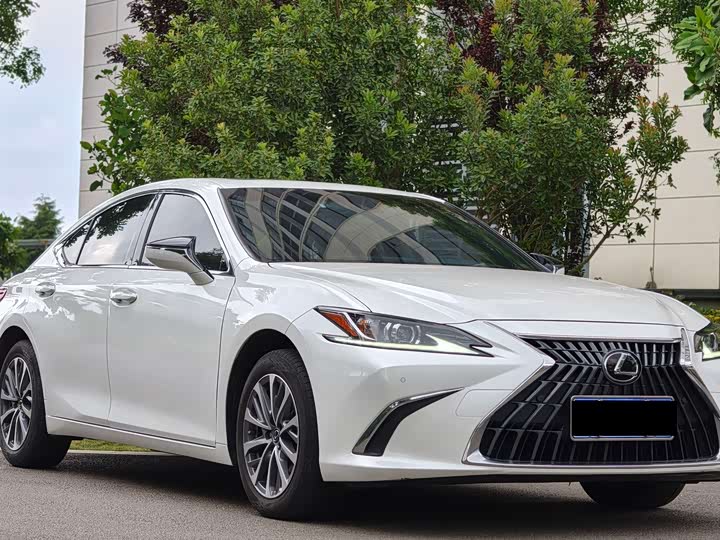 Lexus ES, 2022 — фото 3 из 9