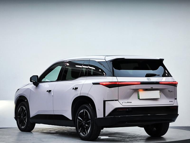 Toyota bZ3X, 2024 — фото 5 из 12