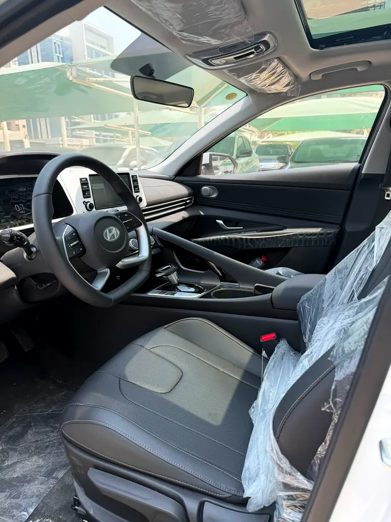 Hyundai Elantra, 2025 — фото 6 из 6