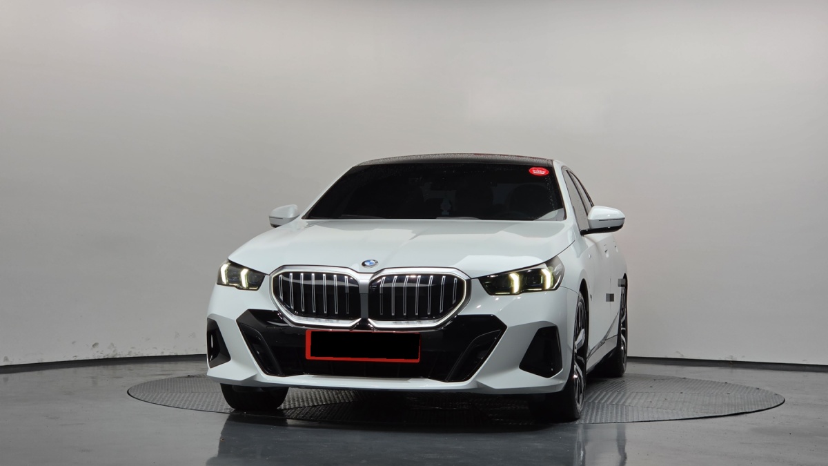 BMW 5 Series, 2025 — фото 3 из 12