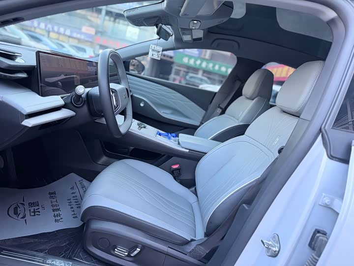 Geely Galaxy E8, 2023 — фото 7 из 9