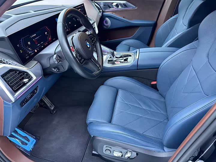 BMW XM, 2024 — фото 8 из 9