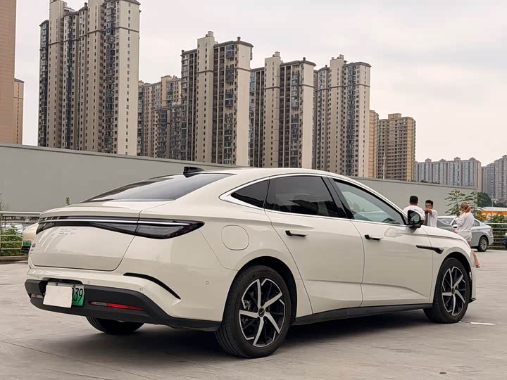 BYD Seal 07 DM-i Hybrid, 2025 — фото 4 из 9