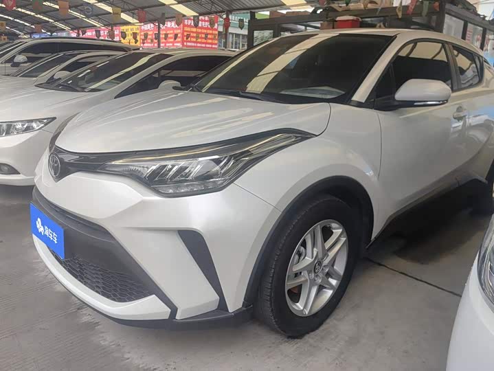 Toyota C-HR, 2022 — купить в Санкт-Петербурге под ключ