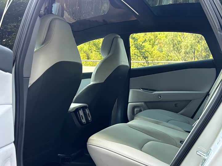 BAIC Arcfox Alpha S5, 2025 — фото 6 из 9