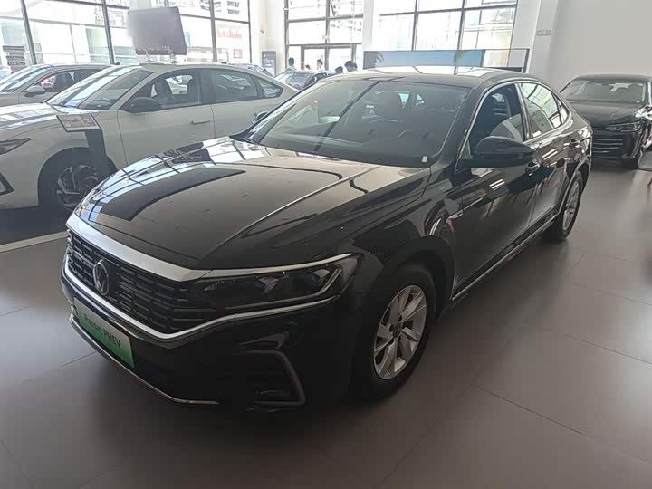 Volkswagen Passat Hybrid, 2026 — купить в Санкт-Петербурге под ключ