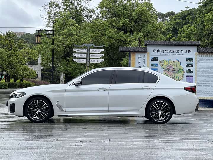 BMW 5 Series, 2022 — фото 7 из 9