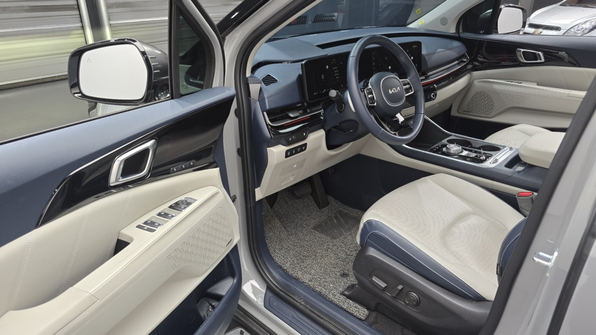 Kia Carnival, 2024 — фото 9 из 12