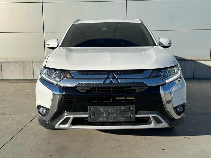 Mitsubishi Outlander, 2021 — фото 2 из 12
