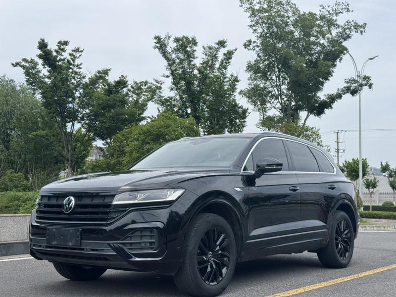 Volkswagen Touareg, 2022 — купить в Калуге под ключ