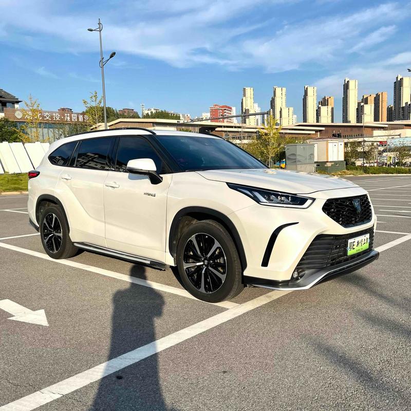 Toyota Crown Kluger, 2022 — фото 3 из 10