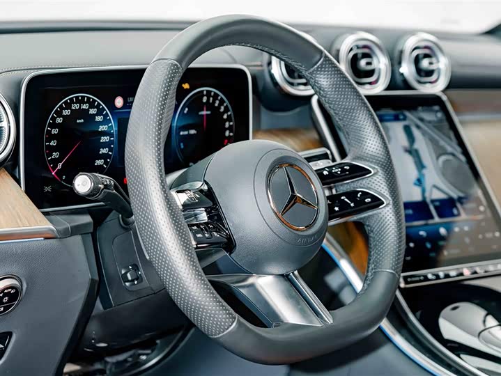 Mercedes-Benz GLC-Class Hybrid, 2024 — фото 9 из 9