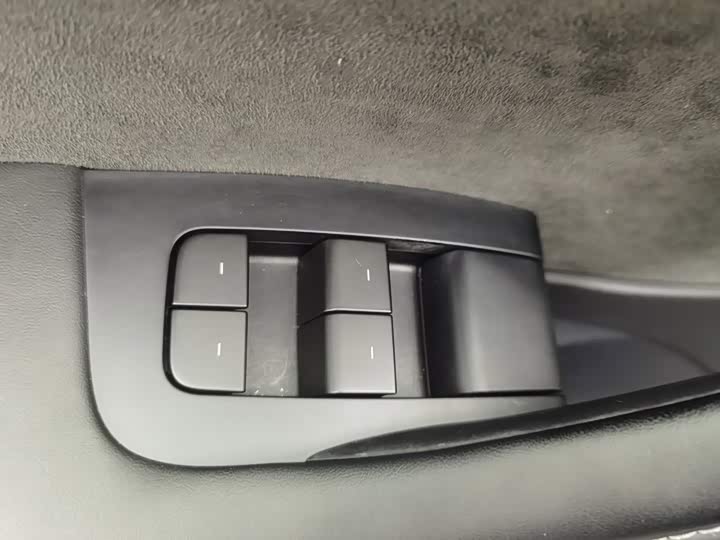 Tesla Model 3, 2022 — фото 9 из 9
