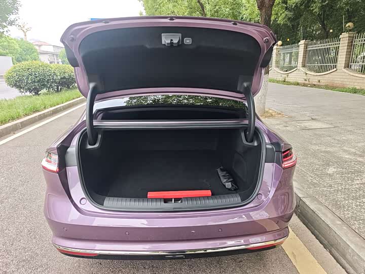 GAC Hyptec A8, 2025 — фото 7 из 9