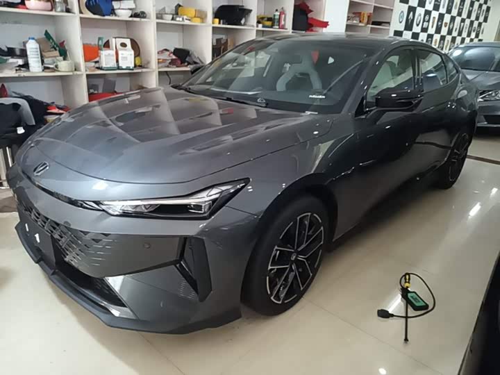 Changan UNI-V Hybrid, 2026 — купить в Казани под ключ