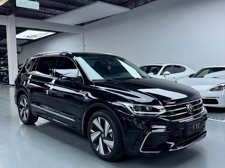 Volkswagen Tiguan L Pro, 2023 — фото 3 из 9