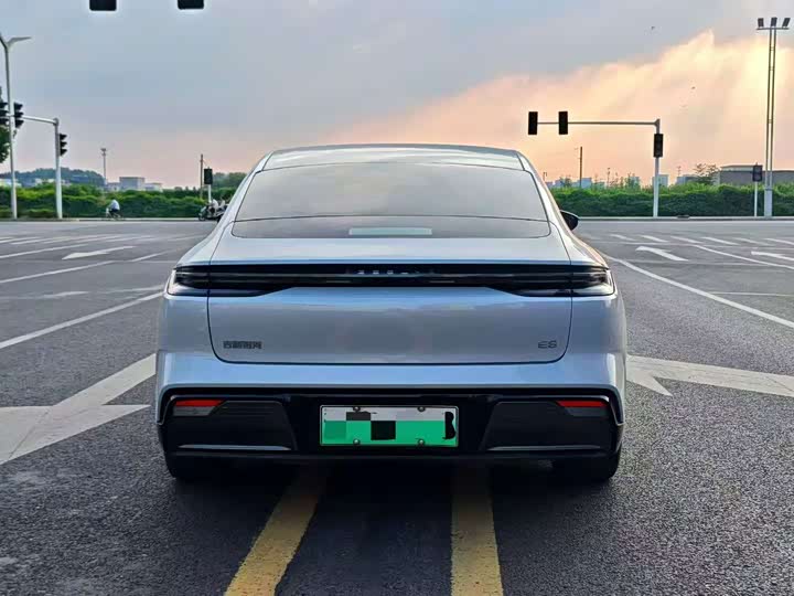 Geely Galaxy E8, 2023 — фото 8 из 9