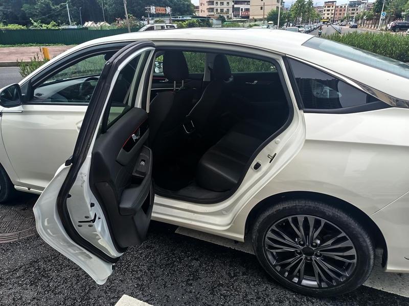 Dongfeng Aeolus Yixuan Max, 2022 — фото 8 из 9