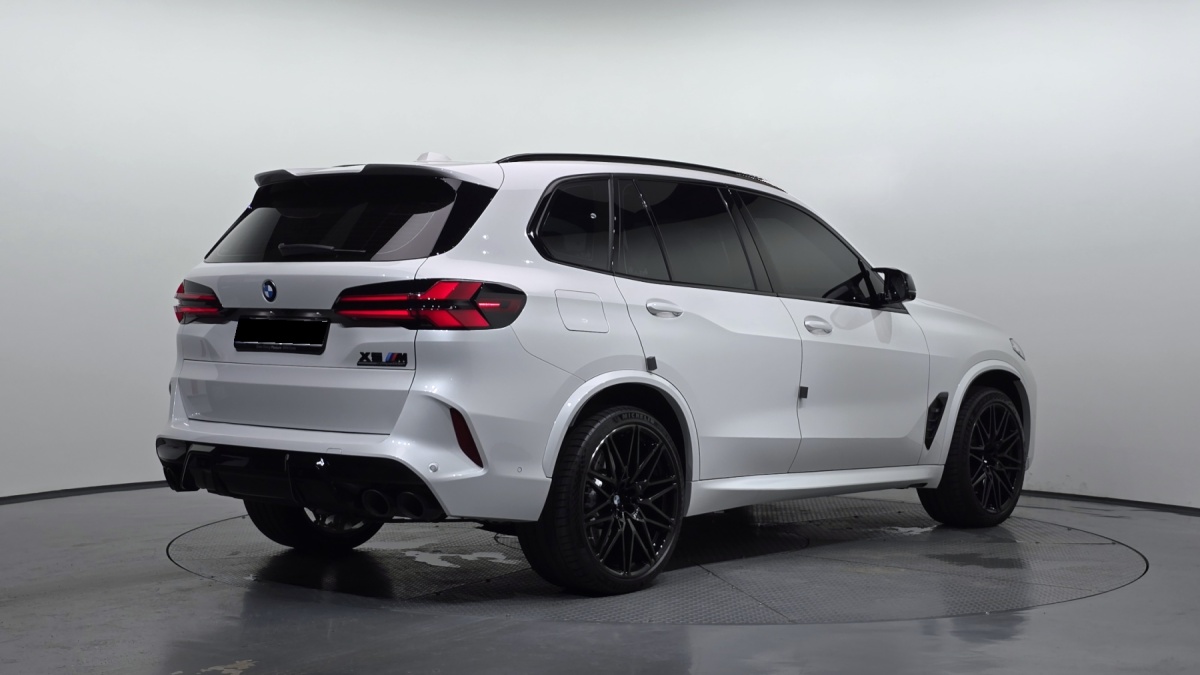 BMW X5 M, 2025 — фото 2 из 12