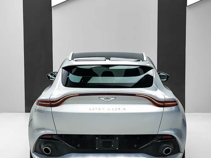 Aston Martin DBX, 2023 — фото 6 из 9