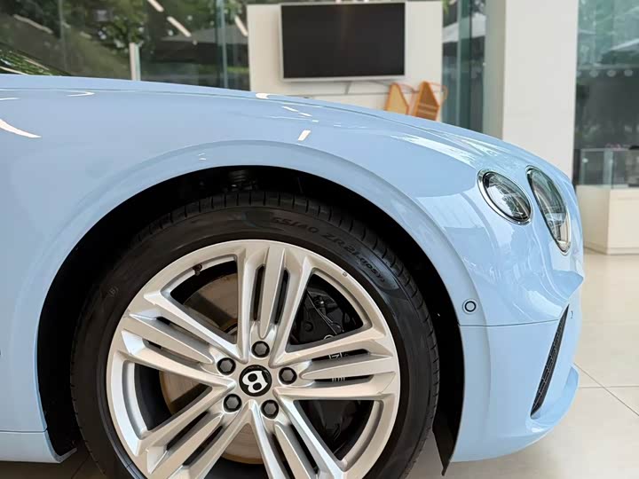 Bentley Continental GT, 2023 — фото 6 из 9
