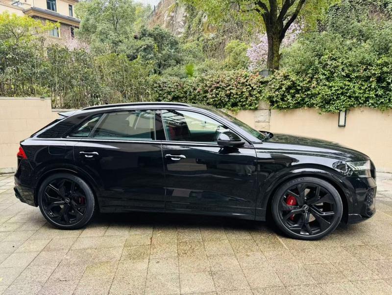 Audi RS Q8, 2025 — фото 6 из 10