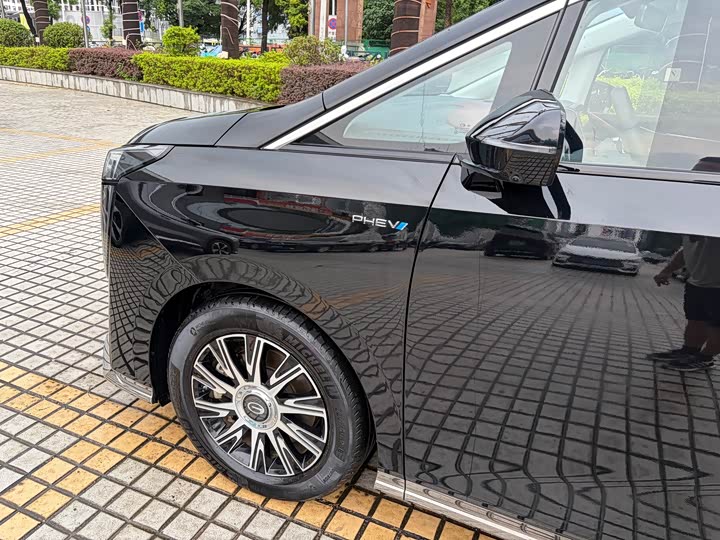 GAC Trumpchi E9, 2023 — фото 7 из 9