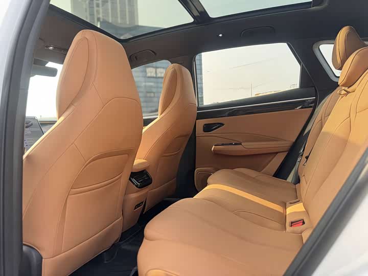 Geely Galaxy L7, 2024 — фото 6 из 9