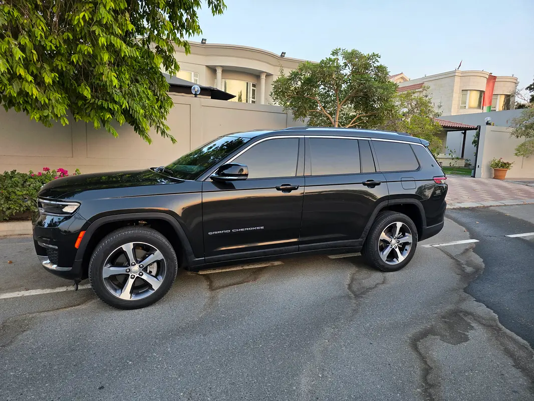 Jeep Grand Cherokee, 2023 — фото 2 из 10