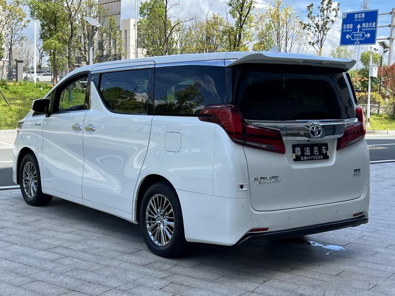 Toyota Alphard, 2023 — фото 4 из 10