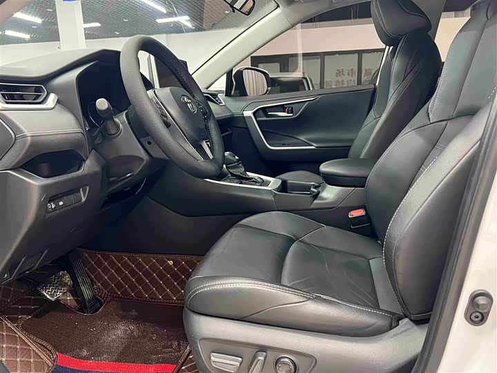Toyota Wildlander, 2023 — фото 8 из 9