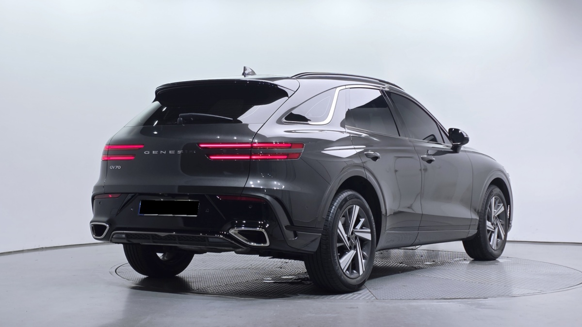 Genesis GV70, 2024 — фото 2 из 12
