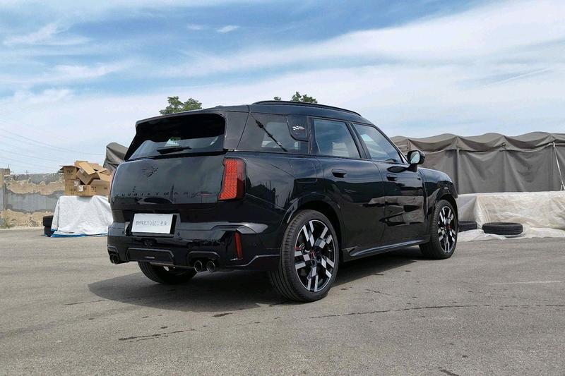 Mini Countryman JCW, 2025 — фото 5 из 11