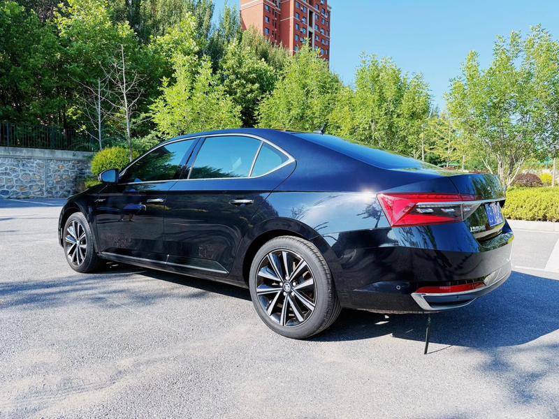 Skoda Superb, 2023 — фото 5 из 12