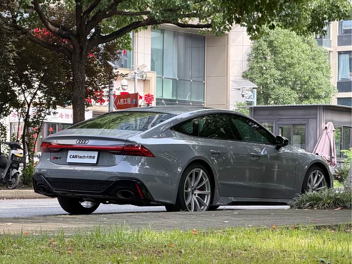 Audi RS 7, 2024 — фото 5 из 9