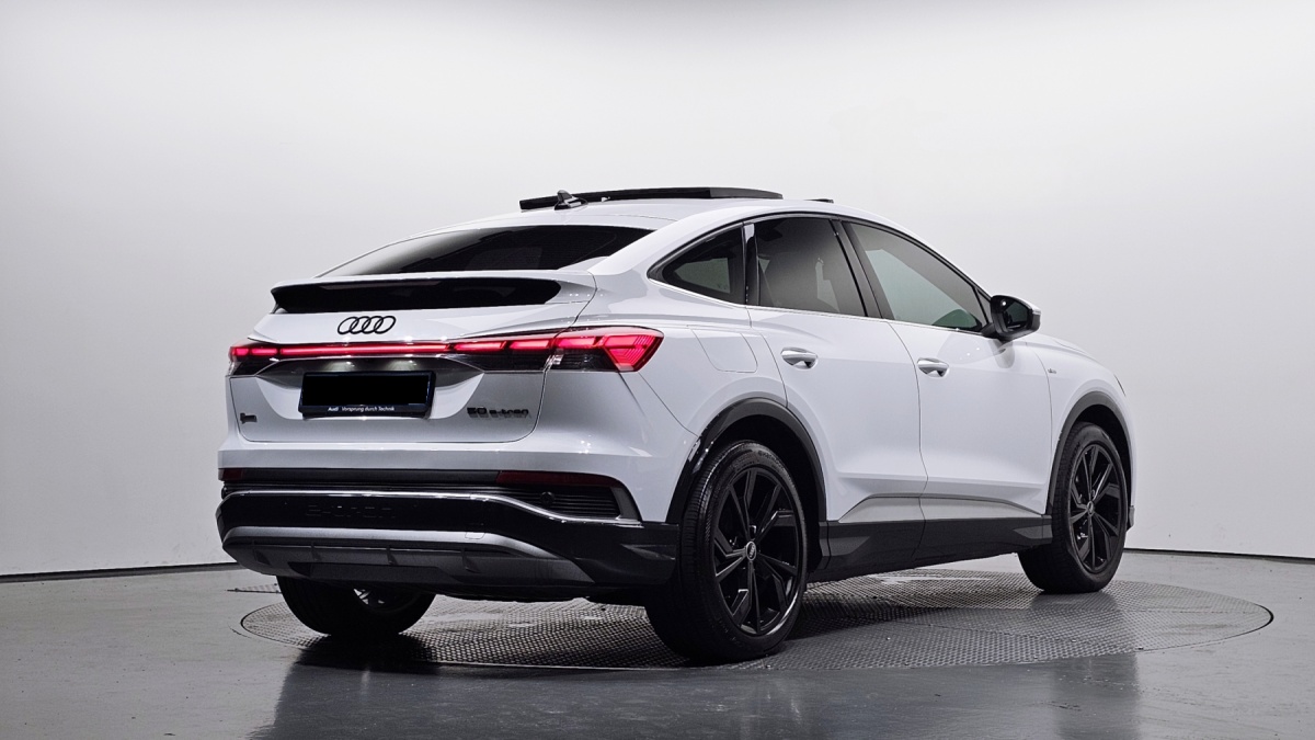 Audi Q4 e-tron, 2022 — фото 2 из 12