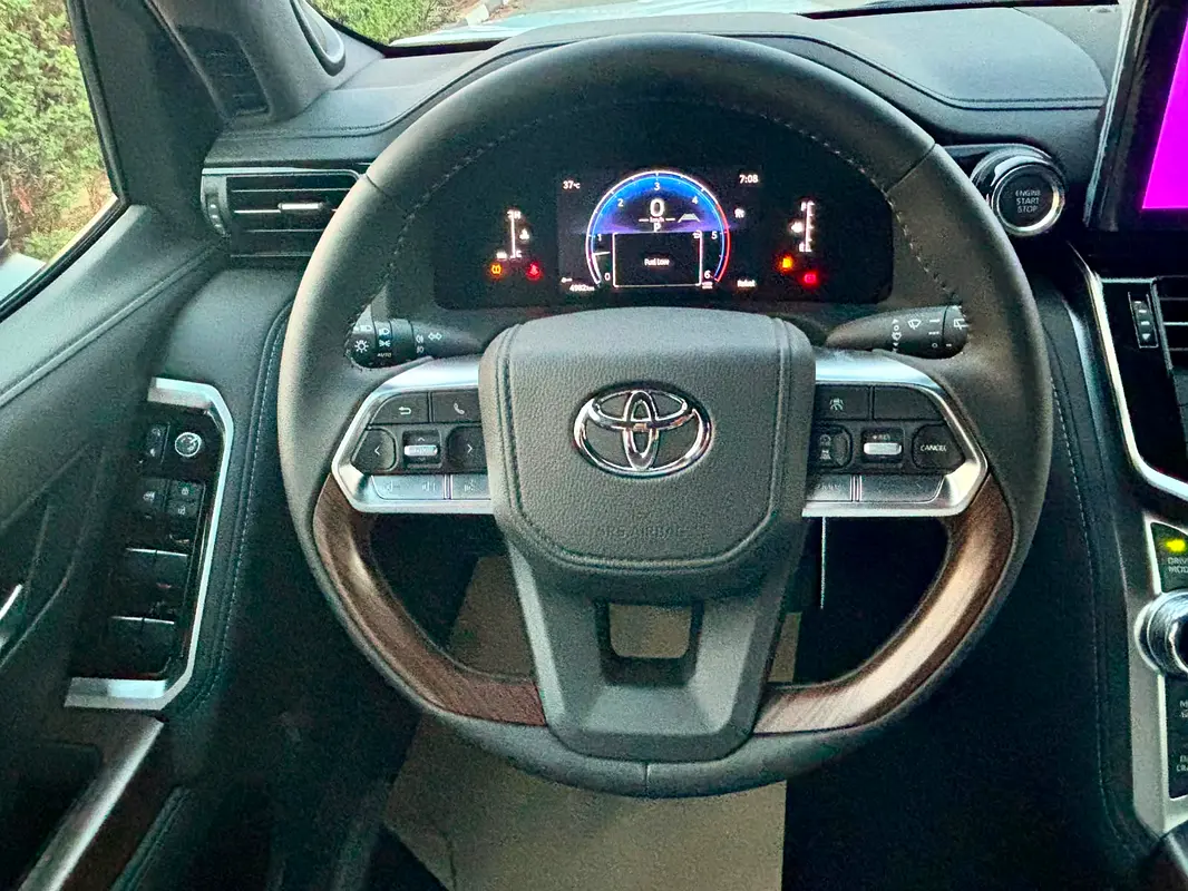 Toyota Land Cruiser, 2026 — фото 9 из 10