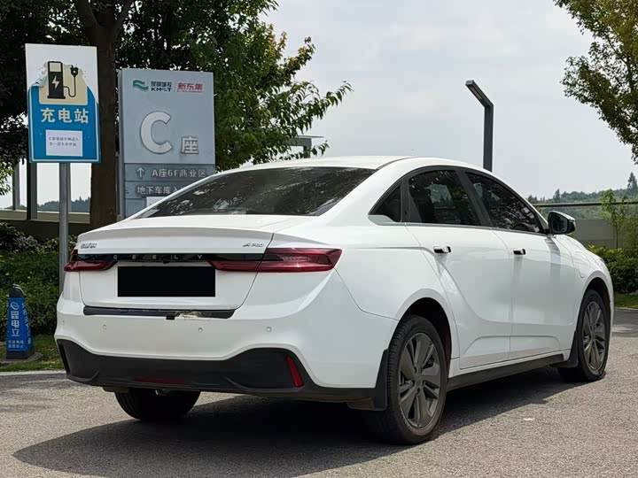 Geely Geometry A, 2022 — фото 9 из 9