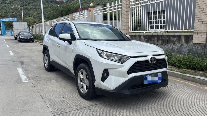 Toyota RAV4, 2023 — фото 3 из 10