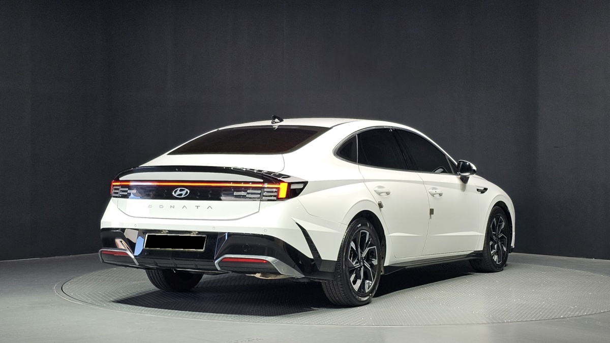Hyundai Sonata, 2023 — фото 2 из 12