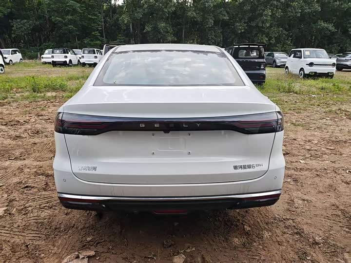 Geely Galaxy Starshine 6, 2026 — фото 6 из 9