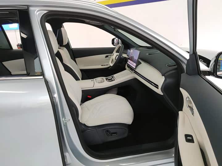 Geely Galaxy Starship 7, 2025 — фото 8 из 9