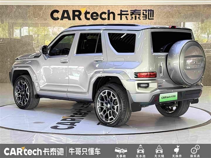 Tank 700 Hybrid, 2024 — фото 6 из 7