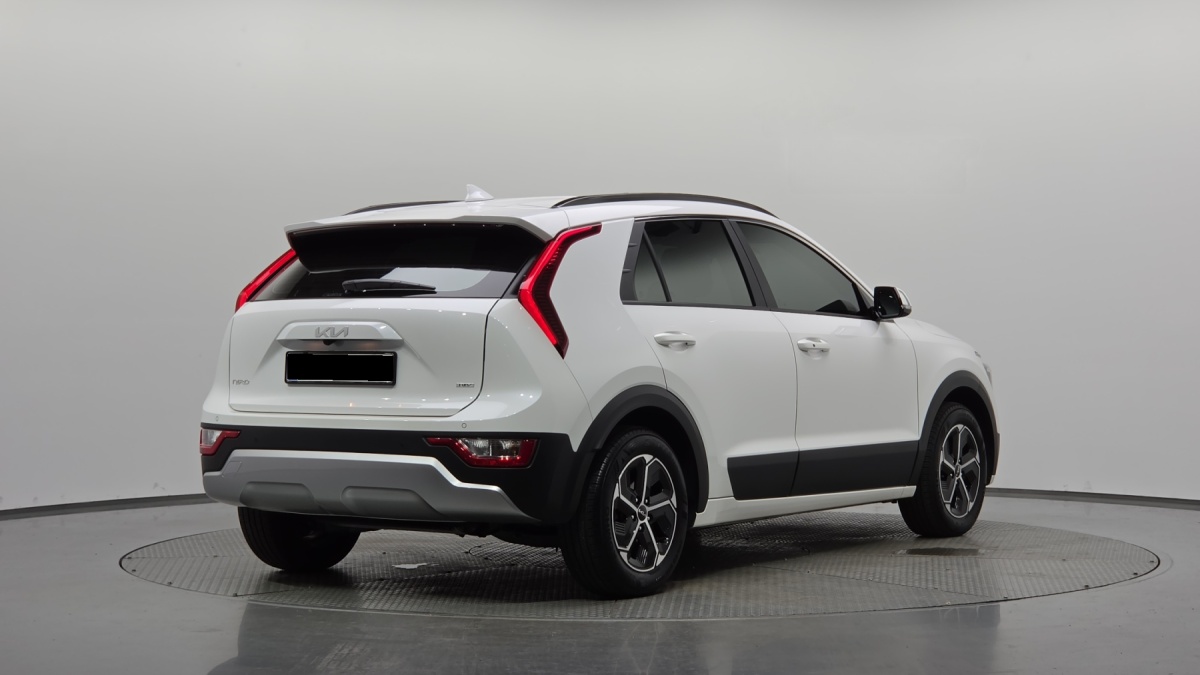 Kia Niro, 2023 — фото 2 из 12