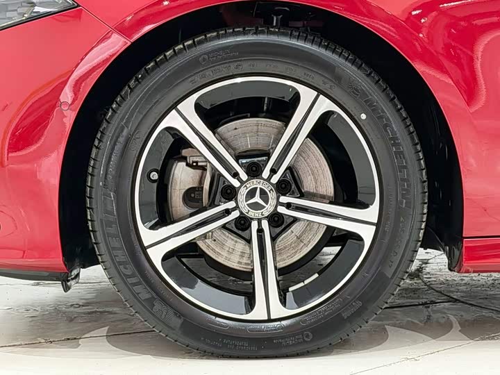 Mercedes-Benz A-Class, 2023 — фото 8 из 9