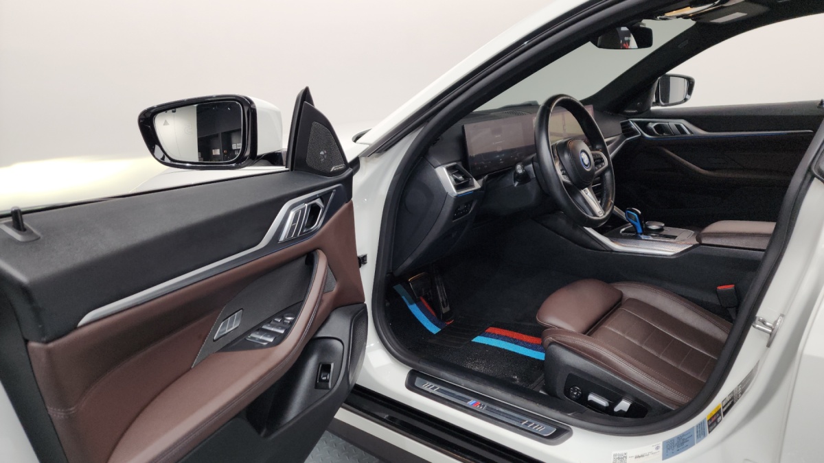 BMW i4, 2022 — фото 9 из 12