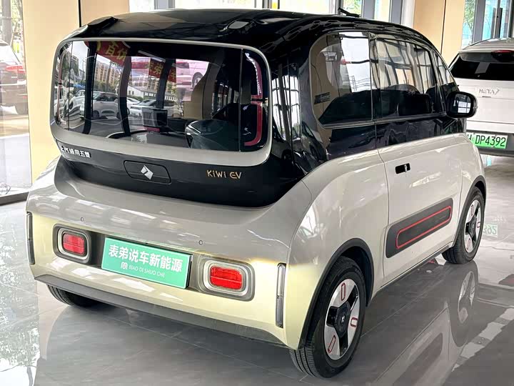 Baojun KiWi EV, 2022 — фото 4 из 9