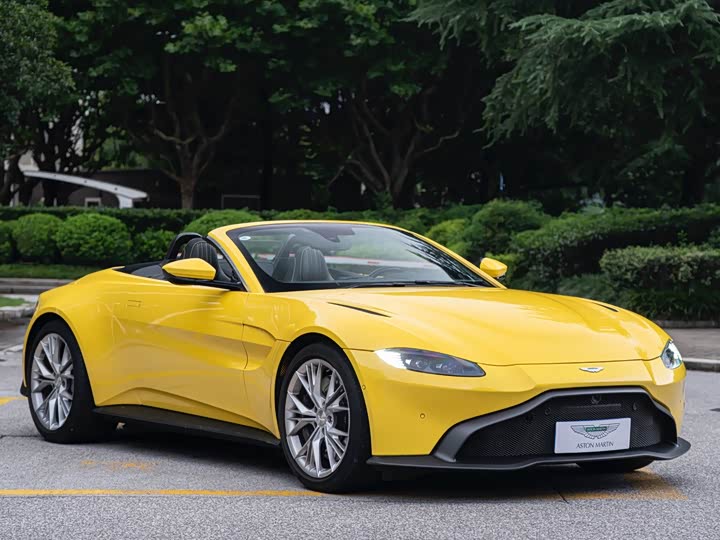 Aston Martin V8 Vantage, 2022 — фото 3 из 9